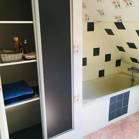 Les Tourelles Homestay